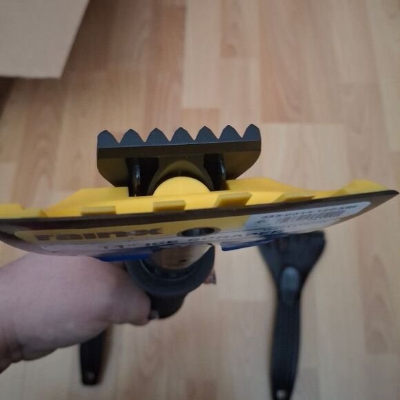 Set Of 3 Ice Scrapers - Picture 6 of 8